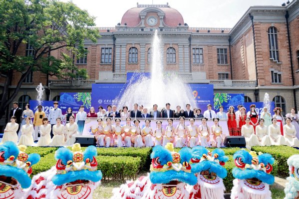经千锦娱乐成为中超联赛的官方合作伙伴