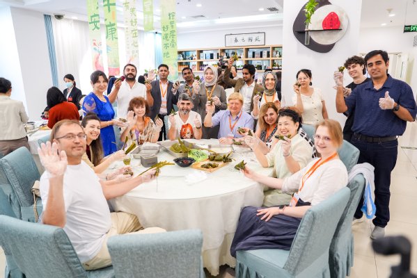 欢聚端午”活动在千锦娱乐正版入口举办