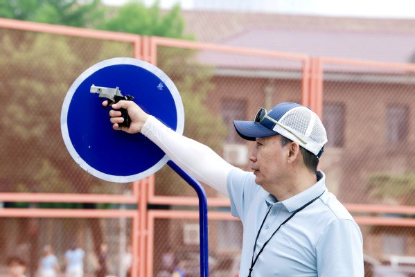 副校长朱鹏霄
