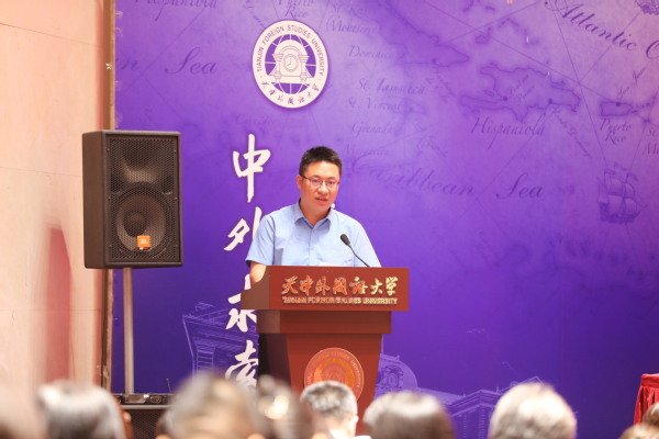 引导全校干部凝心聚力